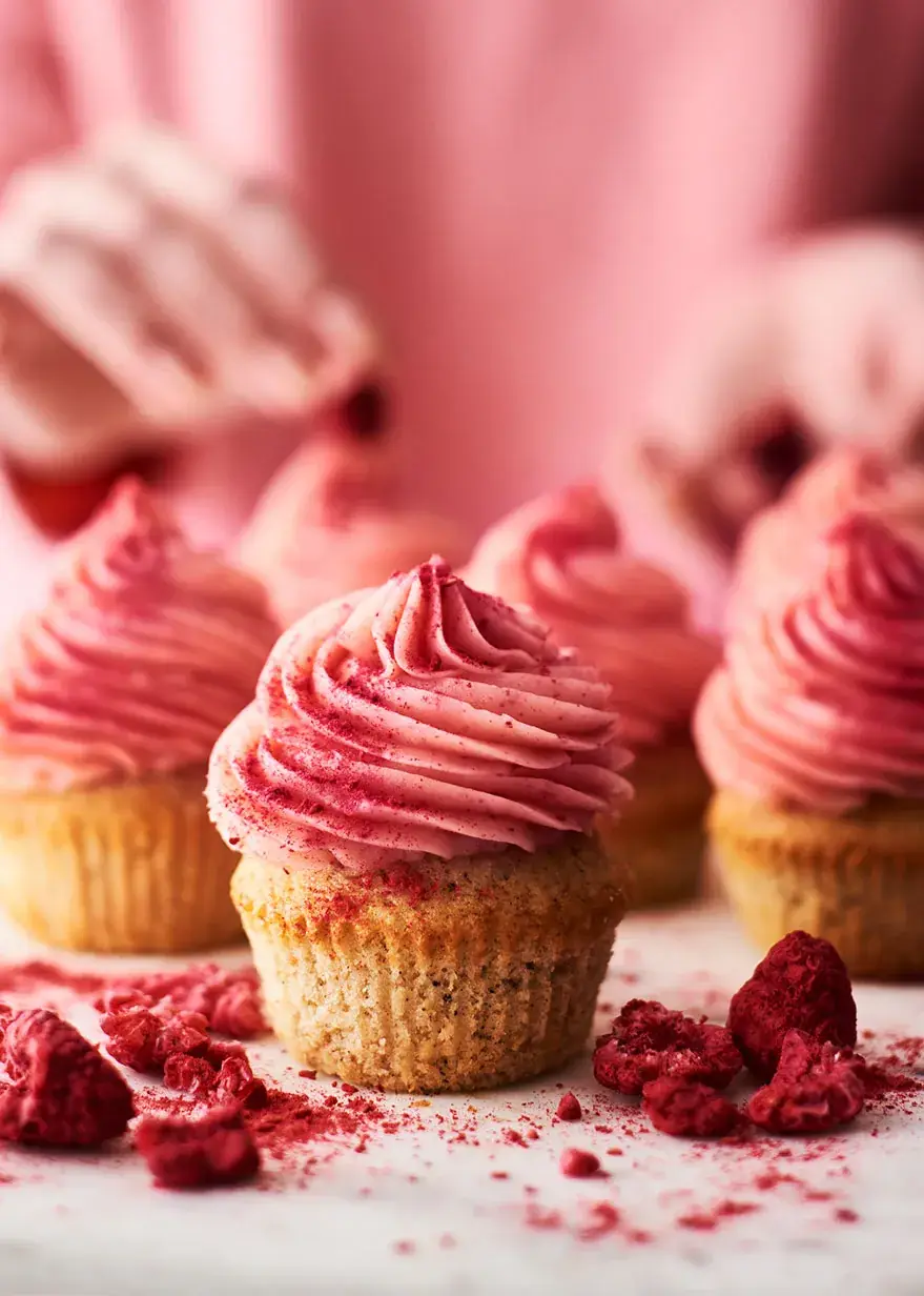 Vaniljcupcakes med hallonfrosting